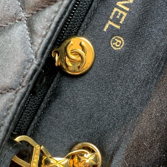 CHANEL 🖤RARE Vintage “1” Series Real Gold Bijoux Chain Black Satin Quilted Bag - Picture 12 of 16